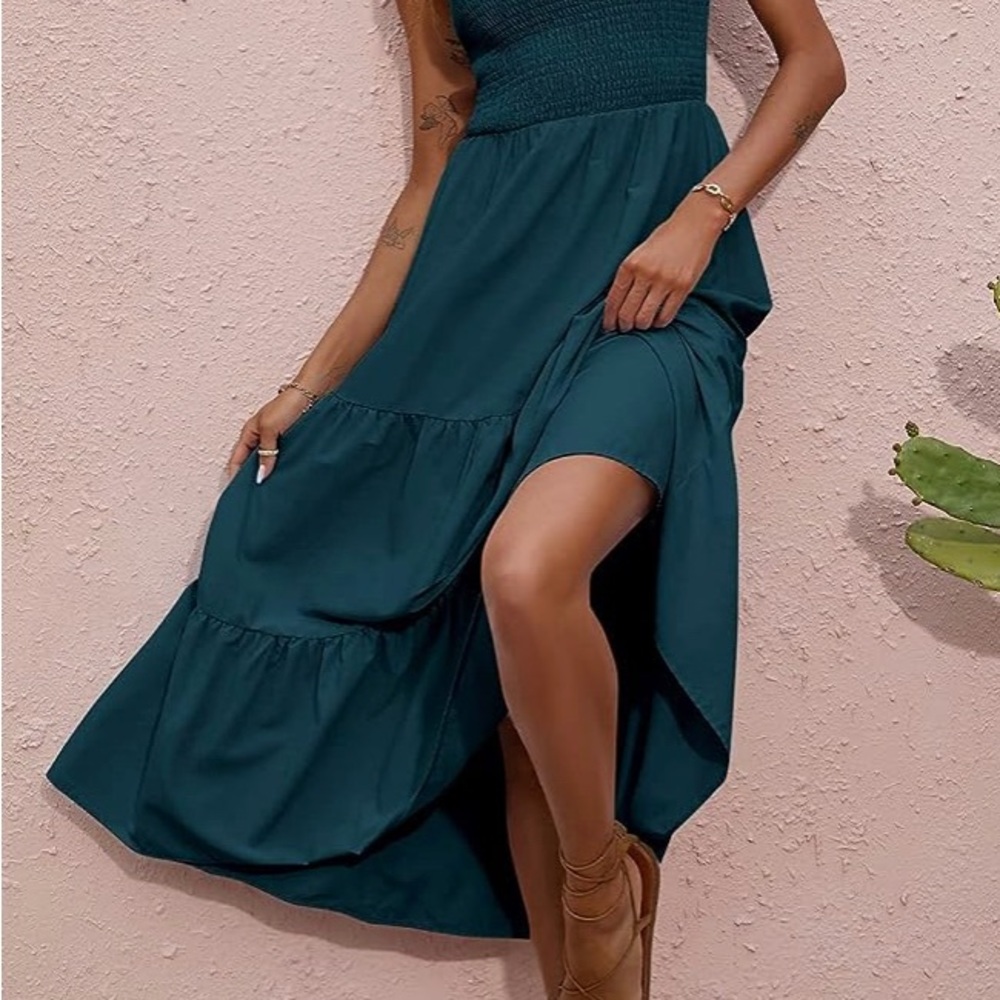One shoulder dress, bought from Amazon and missed the return window! So cute!